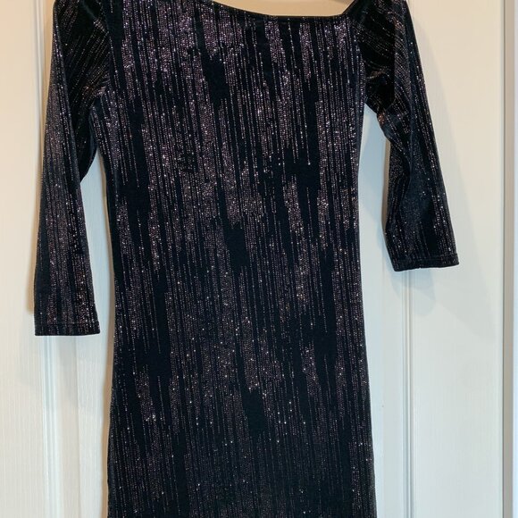 Le Château Sparkling Black Velvet Dress – XS, 3/4 Sleeves, Elegant & Party-Ready - Picture 2 of 7